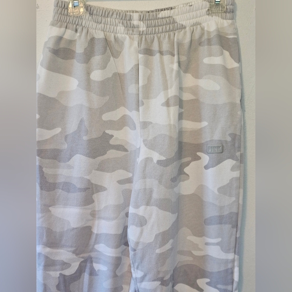 Pink gray camouflage joggers. - Picture 2 of 6